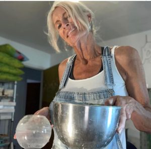 ppppppppproflile pic2 300x297