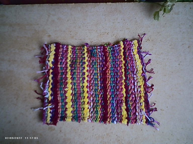 PICT0058 red weaving 768x576